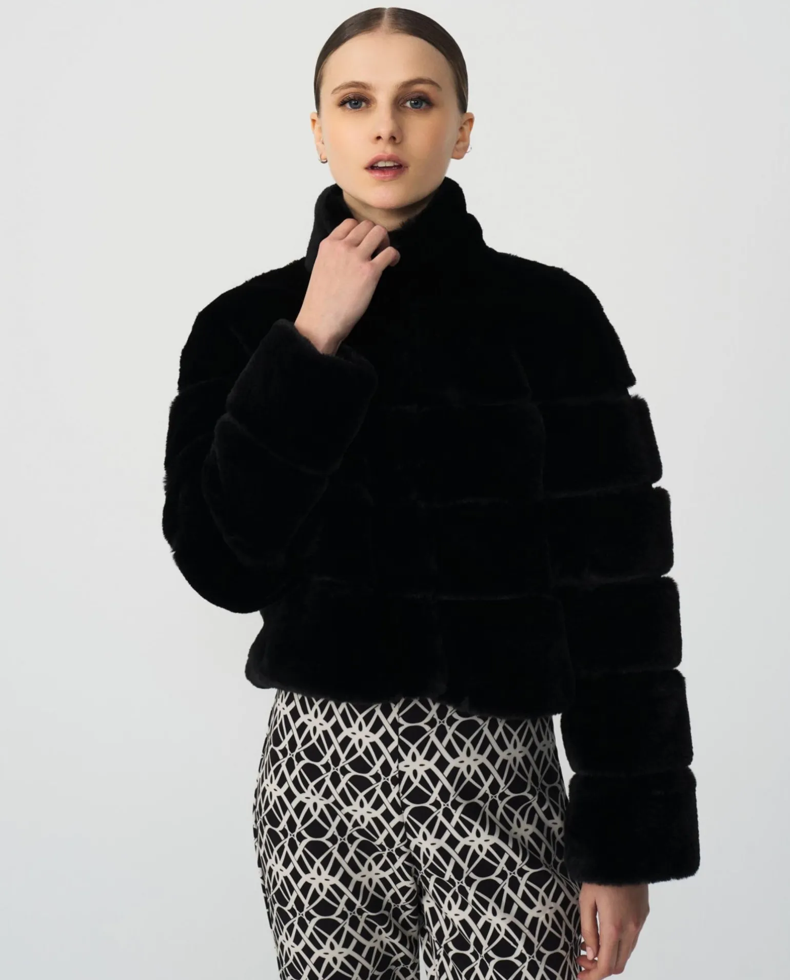 Abrigo Pelo Corto Pelo Negro