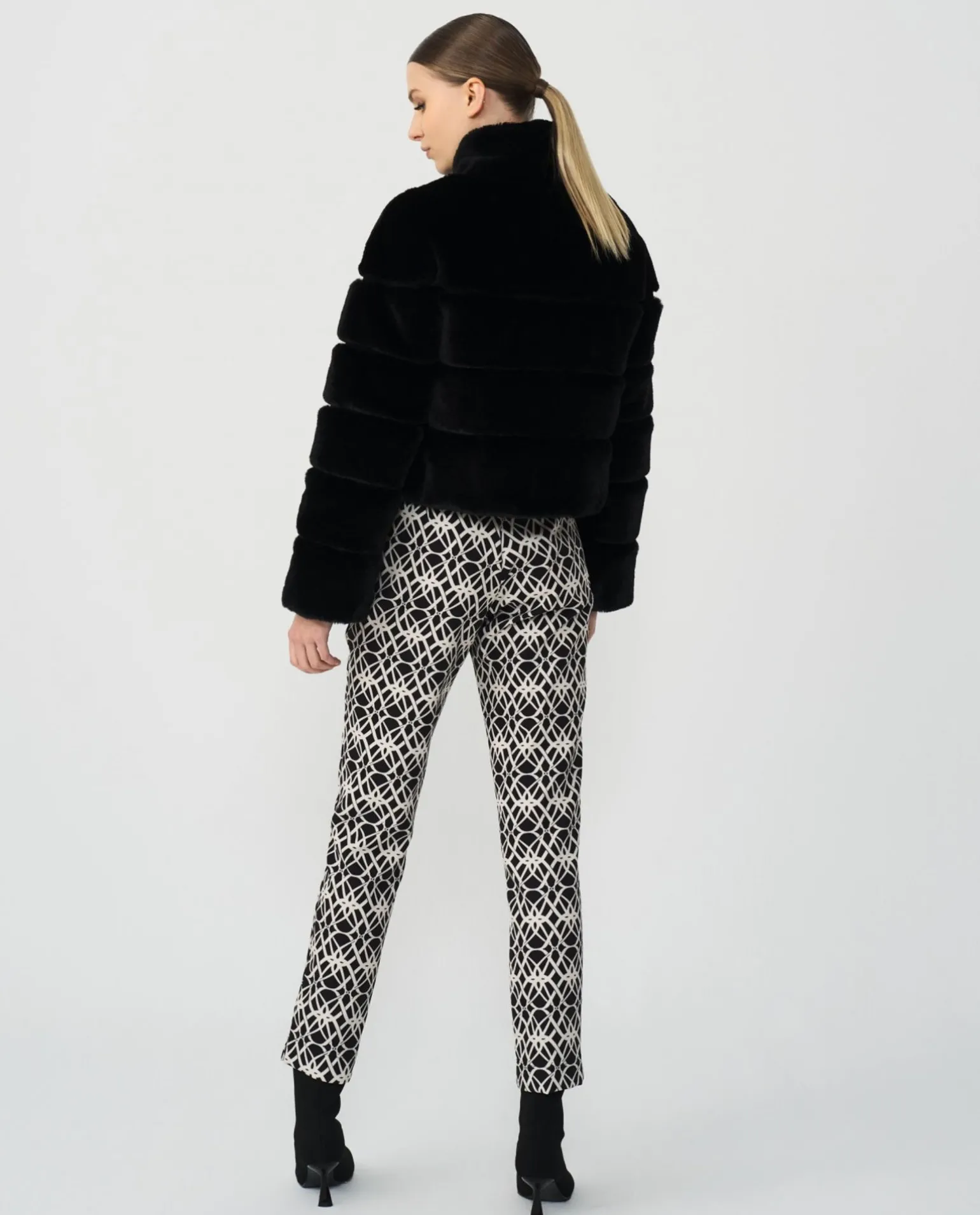 Abrigo Pelo Corto Pelo Negro