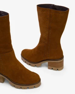 Bota Microtachas Serraje Cuero