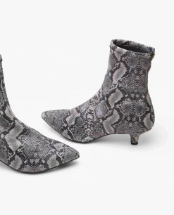 Botin Licra Tacón Bajo Serpiente Gris