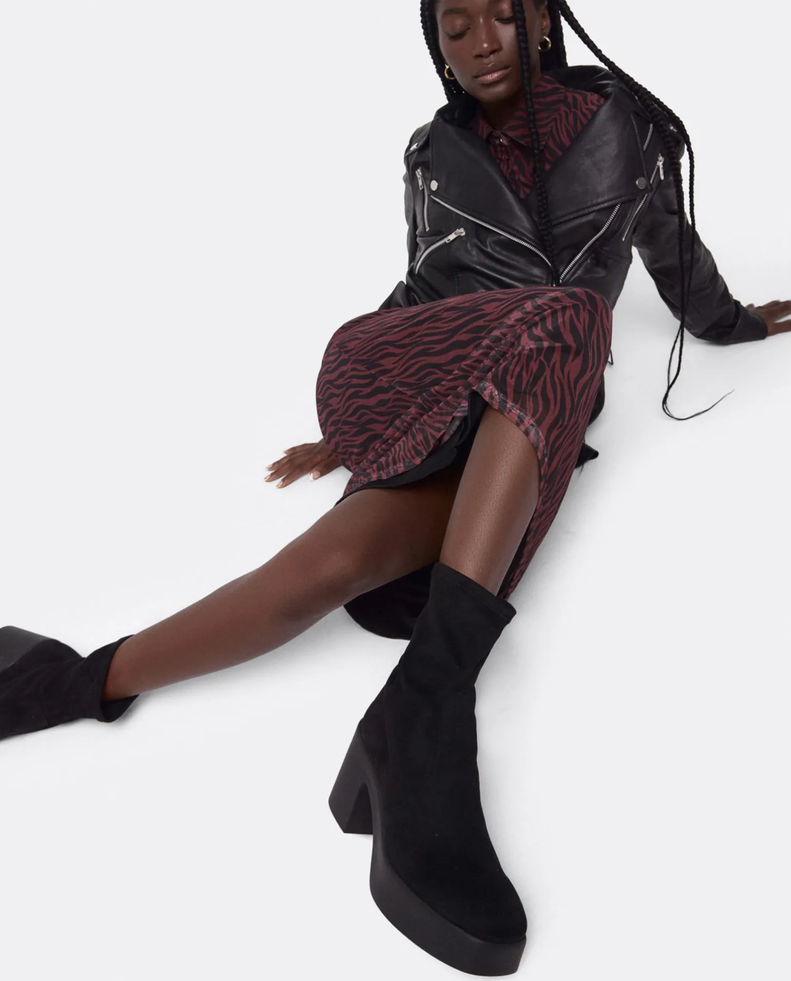 Botin Plataforma Ultrasuede Strech Negro