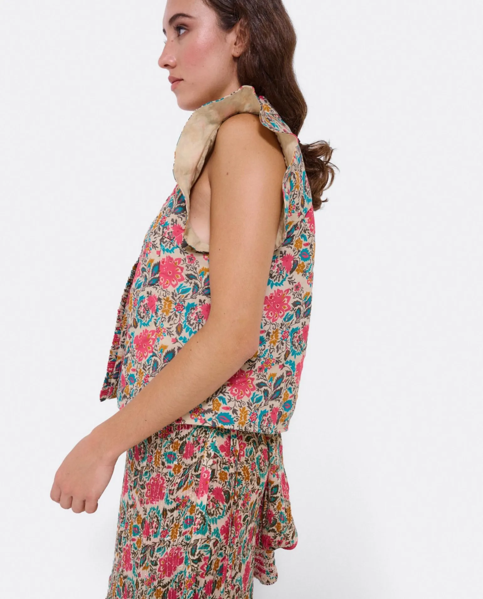 Chaleco Volantes Algodon Flores Beig