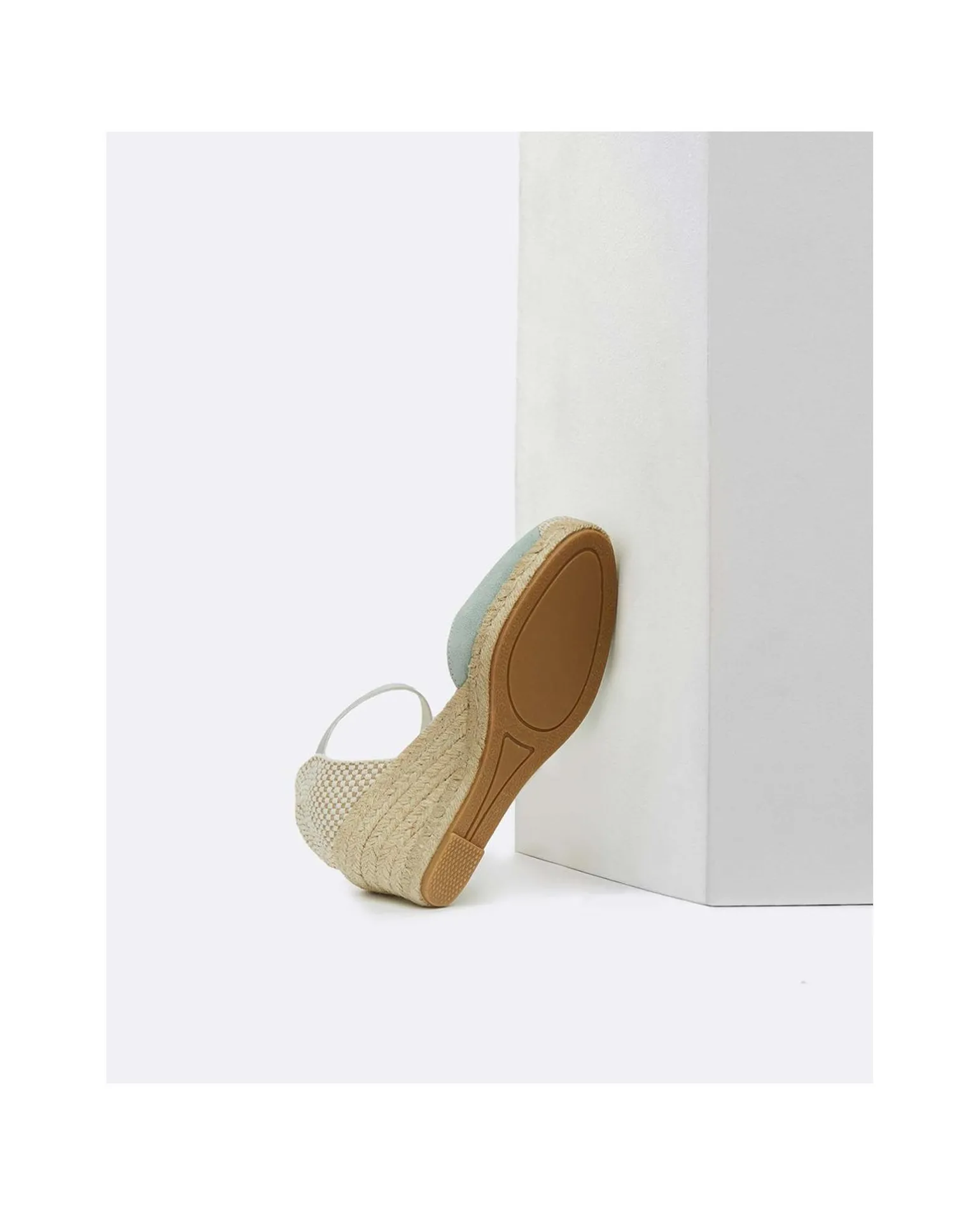 Cuna Yute Con Pulsera Serraje Celeste