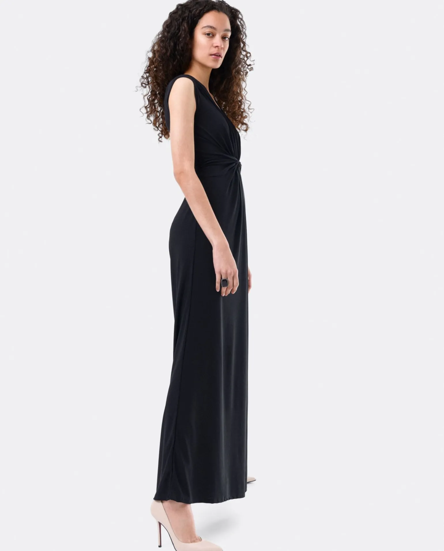 Mono Nudo M/C Punto Circular Negro