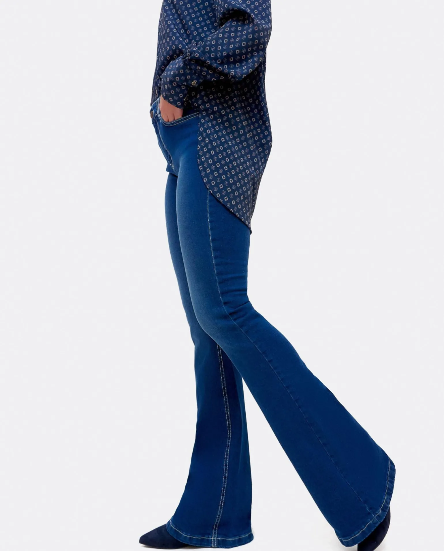 Pantalon Vaquero Con Campana Vaquero Marino