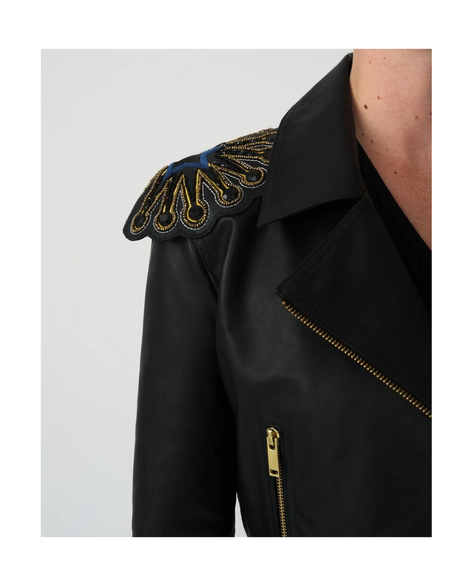 Torera Hombrera Napa Negro