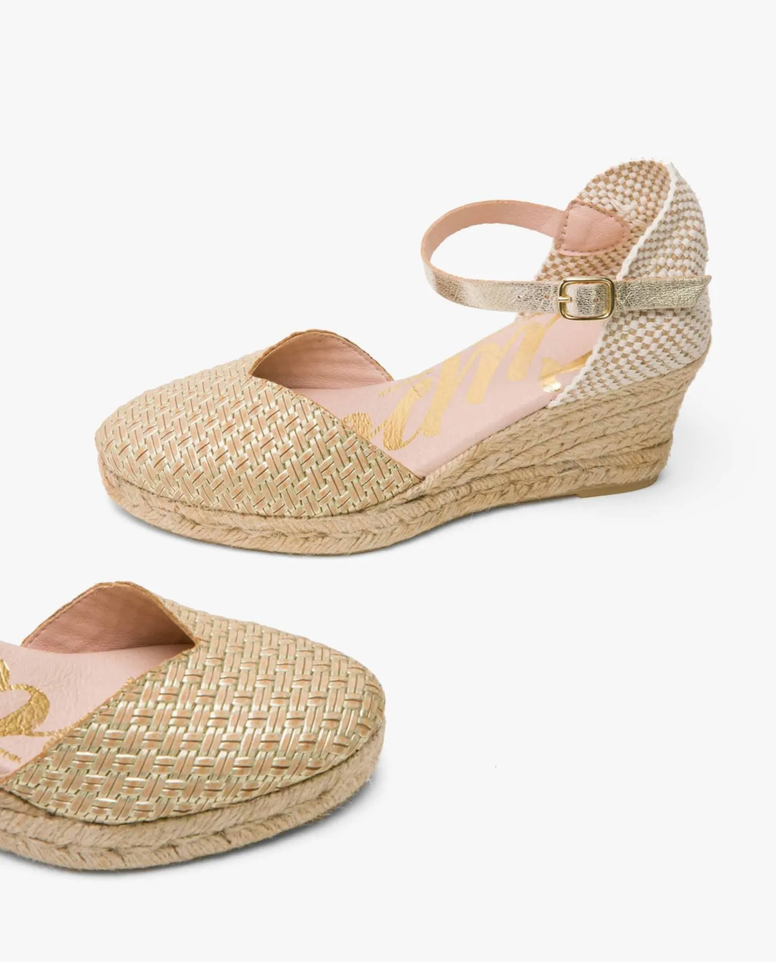 Valenciana Pico Trenzado Oro