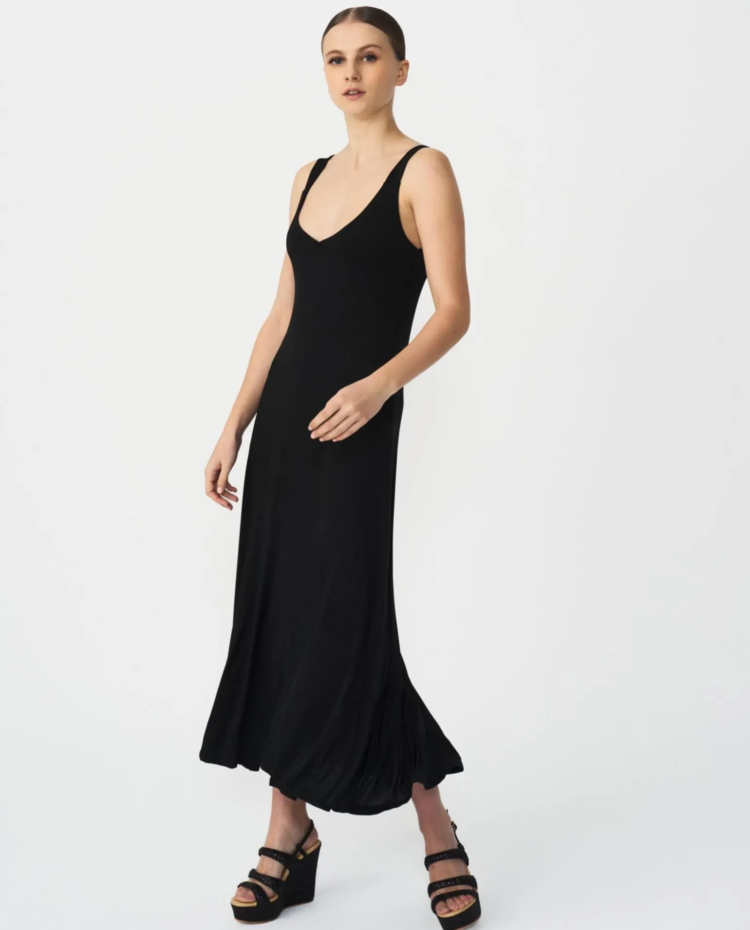Vestido Midi Punto Negro