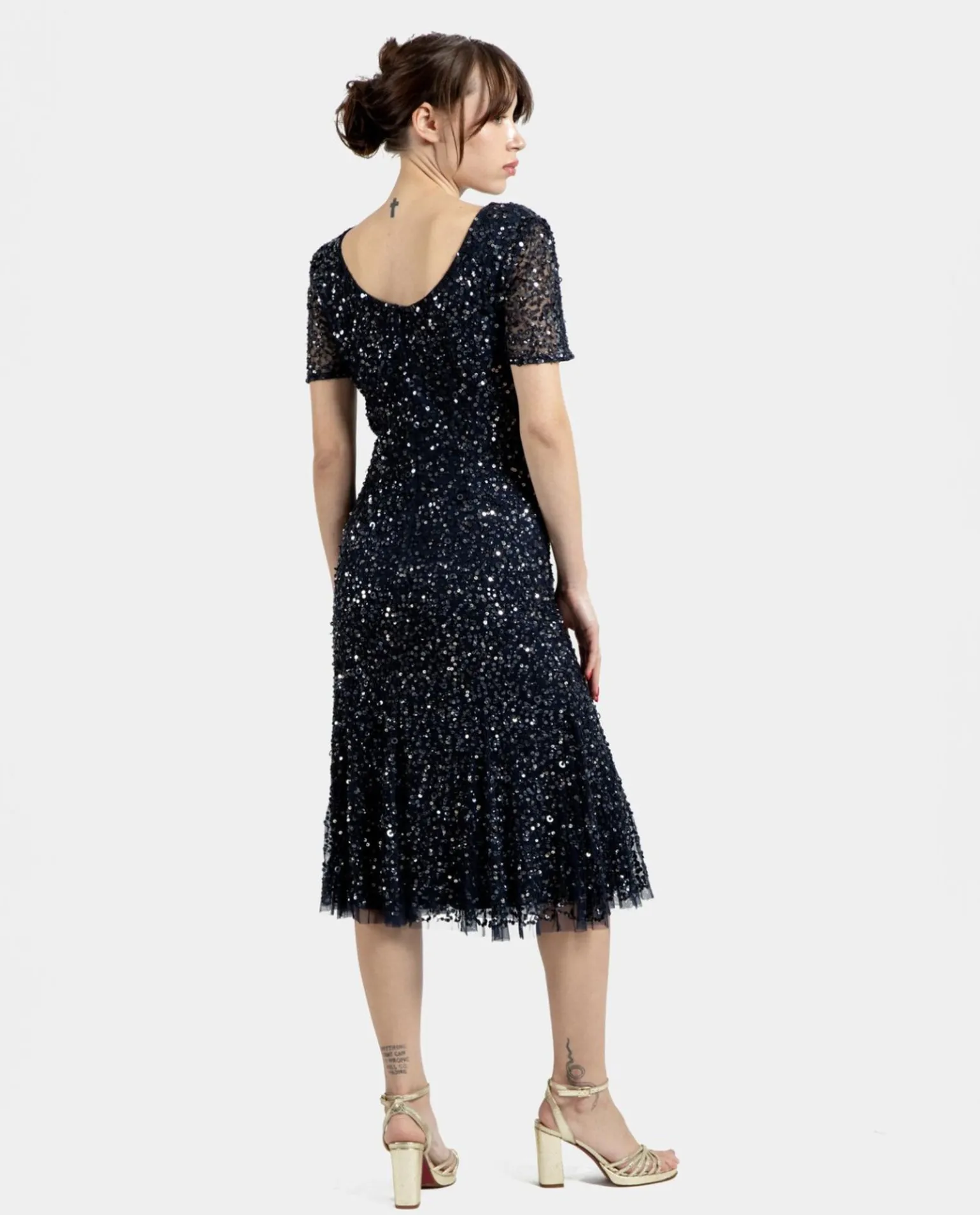 Vestido Midi Volante Lentejuelas Marino